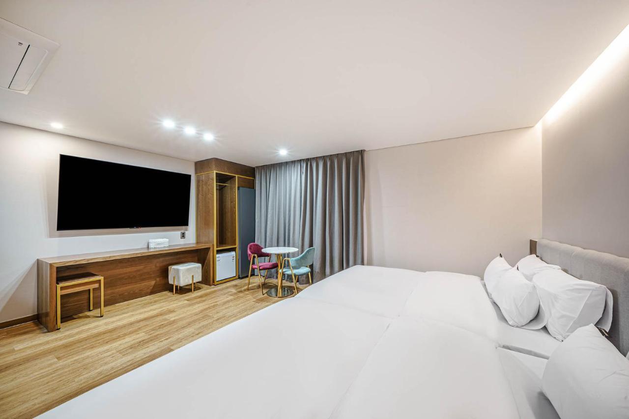 Browndot Hotel Jeonju Ajung Extérieur photo